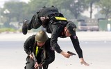 Mãn nhãn với màn võ thuật, bắn súng, đánh bắt khủng bố của Cảnh sát Cơ động Hà Nội
